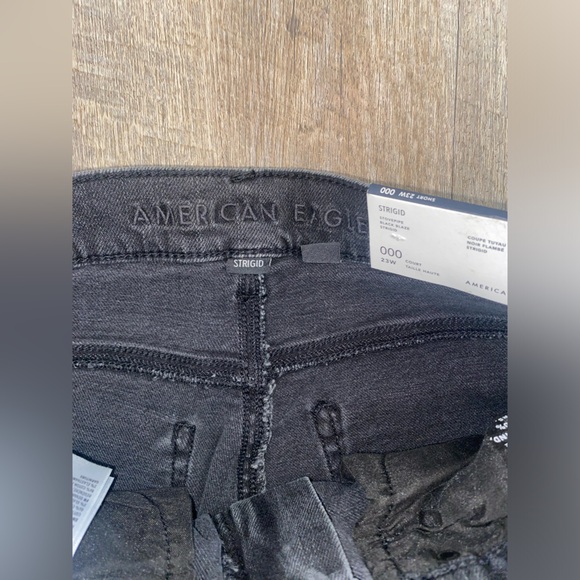 AE Strigid High-Waisted Stovepipe Jean in black. Sz 000 (23W) short - Picture 5 of 10